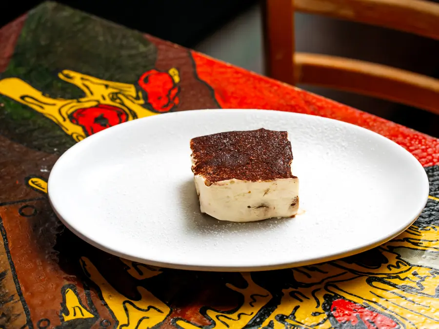 Classic tiramisu